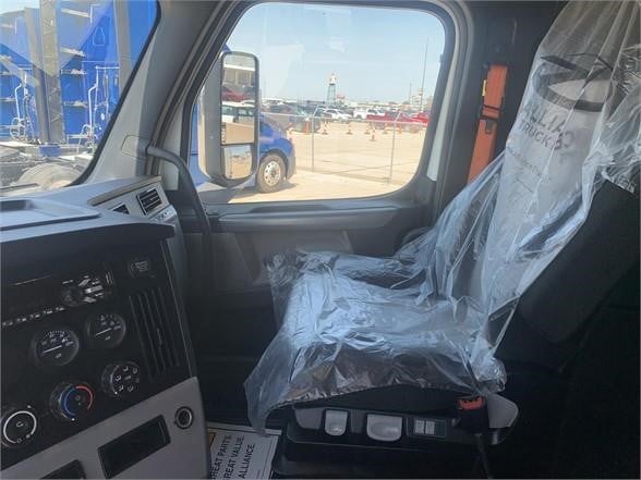 2021 FREIGHTLINER CASCADIA 126 8044760757 2021 FREIGHTLINER CASCADIA 126 8044760757