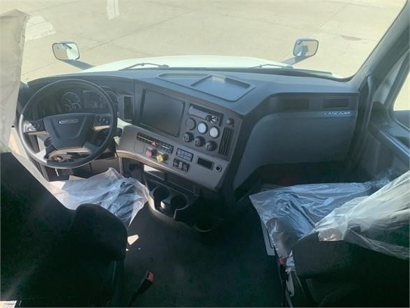 2021 FREIGHTLINER CASCADIA 126 8044760764 2021 FREIGHTLINER CASCADIA 126 8044760764