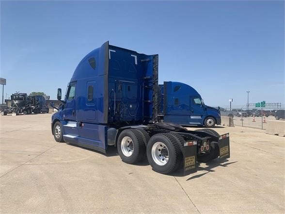 2020 FREIGHTLINER CASCADIA 126 8044761075 2020 FREIGHTLINER CASCADIA 126 8044761075