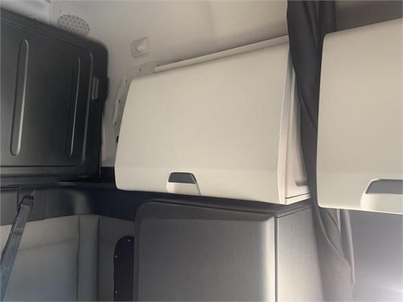 2020 FREIGHTLINER CASCADIA 126 8044761083 2020 FREIGHTLINER CASCADIA 126 8044761083