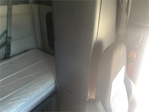 2020 FREIGHTLINER CASCADIA 126 8044761084 2020 FREIGHTLINER CASCADIA 126 8044761084