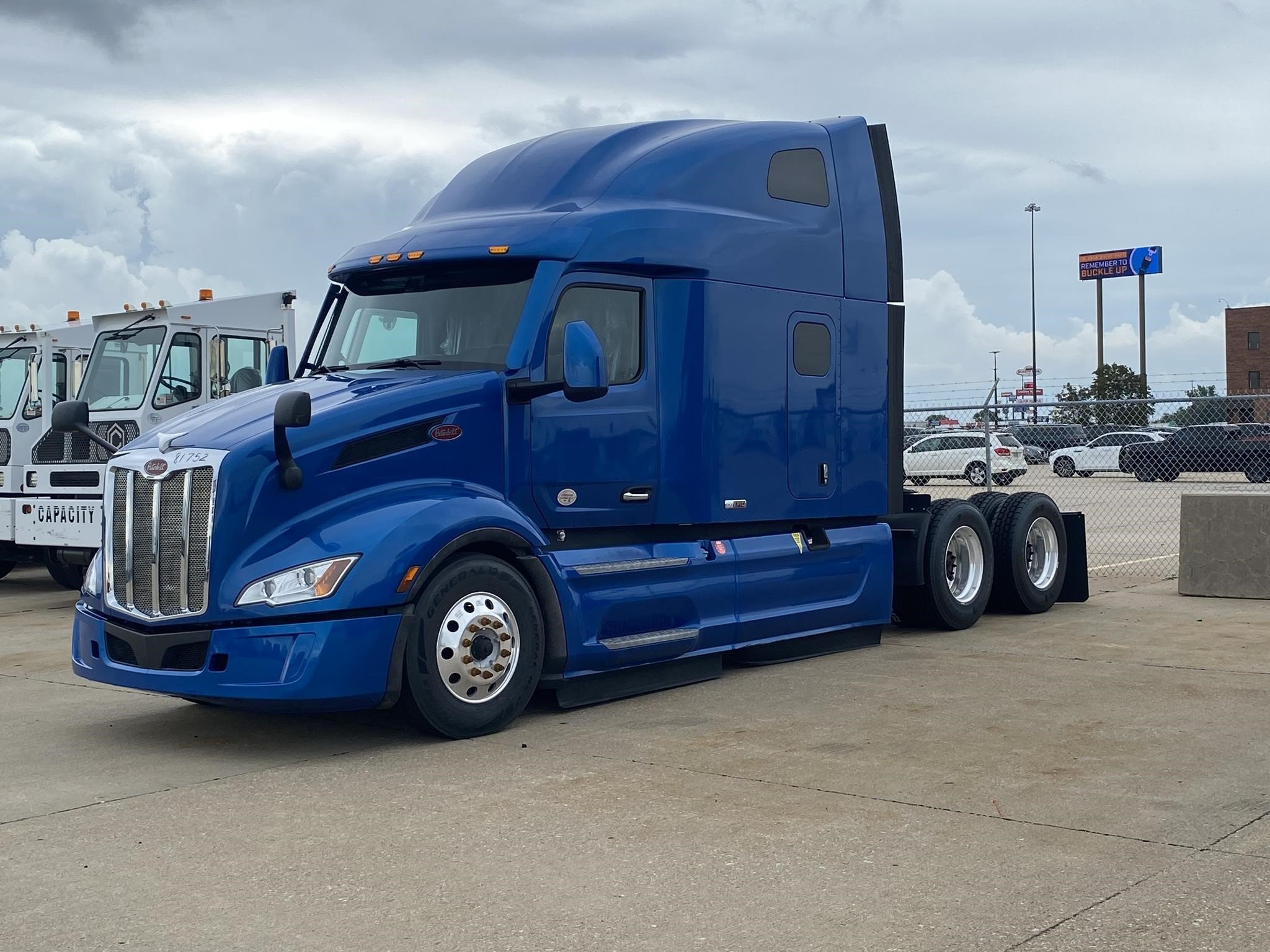 2022 PETERBILT 579 - image 1 of 6