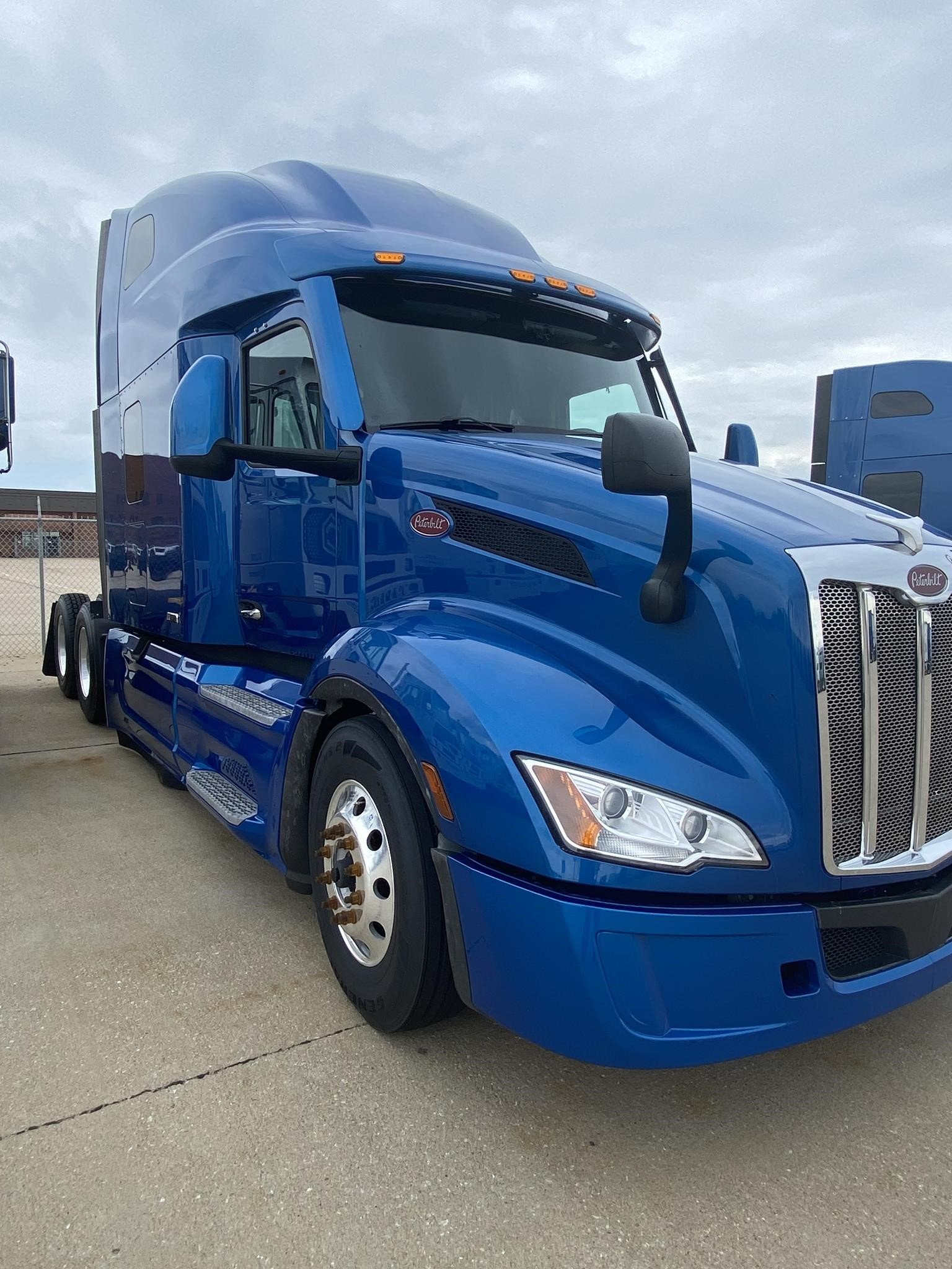 2022 PETERBILT 579 10005221474 2022 PETERBILT 579 10005221474