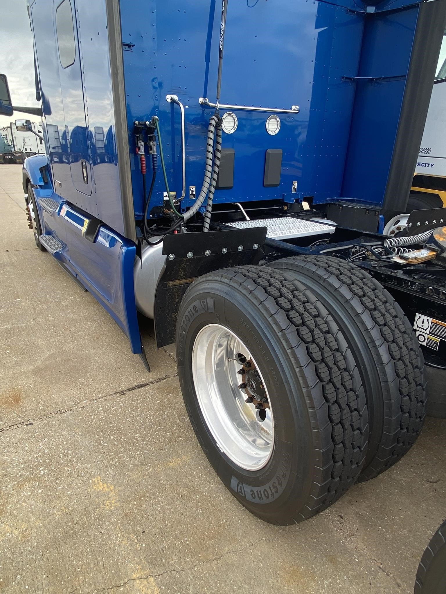 2022 PETERBILT 579 10005221496 2022 PETERBILT 579 10005221496