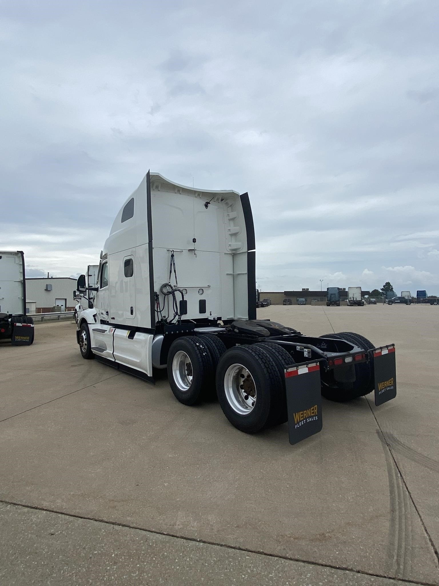 2022 PETERBILT 579 - image 5 of 6