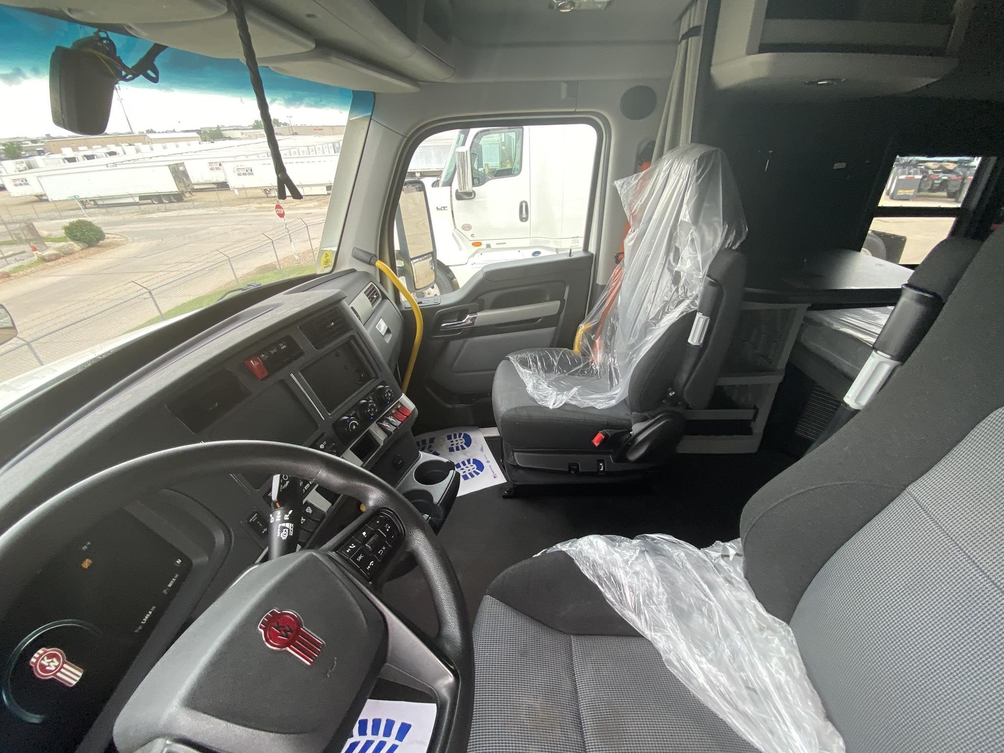 2022 KENWORTH T680 10005359221 2022 KENWORTH T680 10005359221