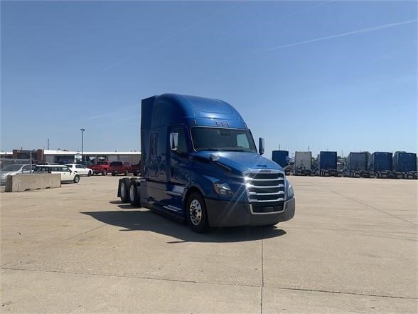2023 FREIGHTLINER CASCADIA 126 2023 FREIGHTLINER CASCADIA 126 - image 1 of 6