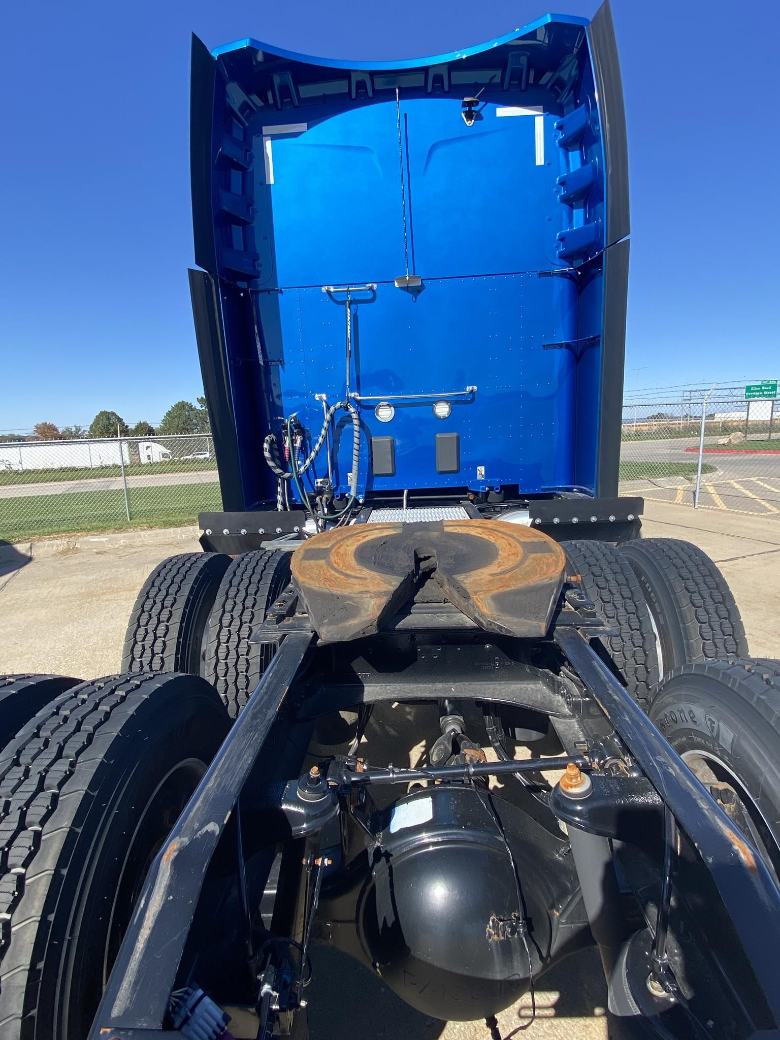 2022 PETERBILT 579 2022 PETERBILT 579 - image 4 of 6