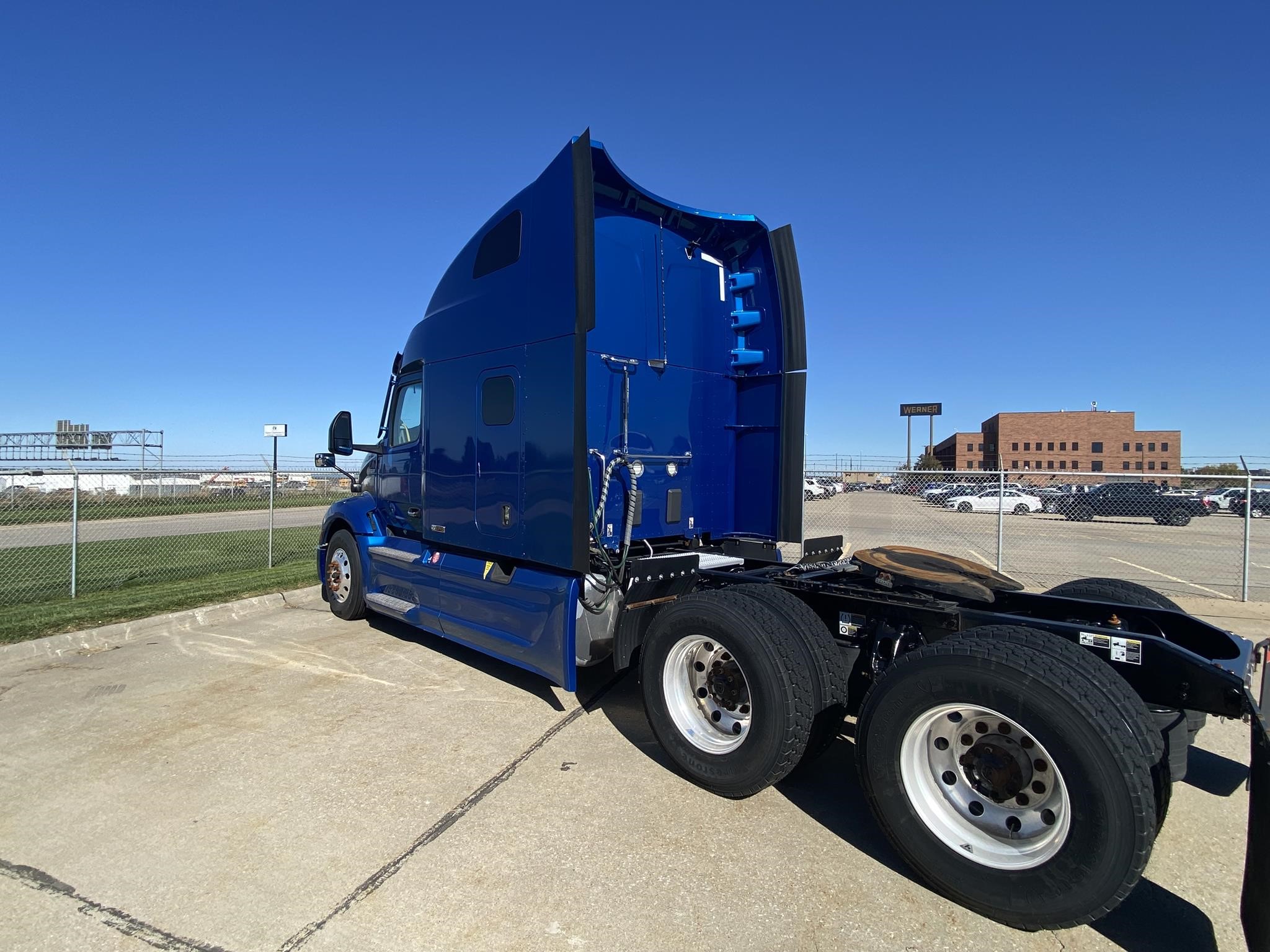 2022 PETERBILT 579 2022 PETERBILT 579 - image 5 of 6