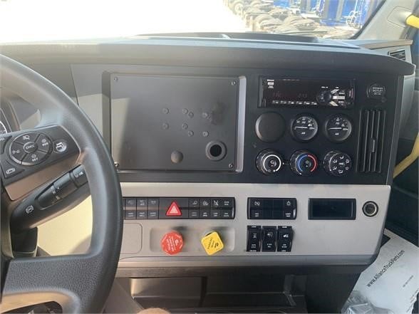 2022 FREIGHTLINER CASCADIA 126 8044761077 2022 FREIGHTLINER CASCADIA 126 8044761077
