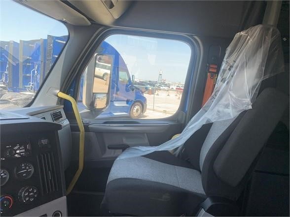 2023 FREIGHTLINER CASCADIA 126 8044761081 2023 FREIGHTLINER CASCADIA 126 8044761081