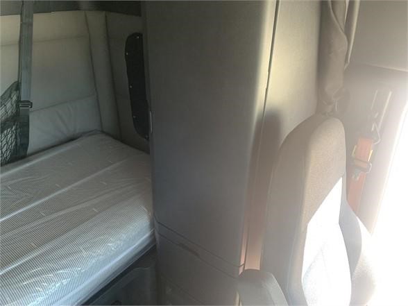 2022 FREIGHTLINER CASCADIA 126 8044761084 2022 FREIGHTLINER CASCADIA 126 8044761084