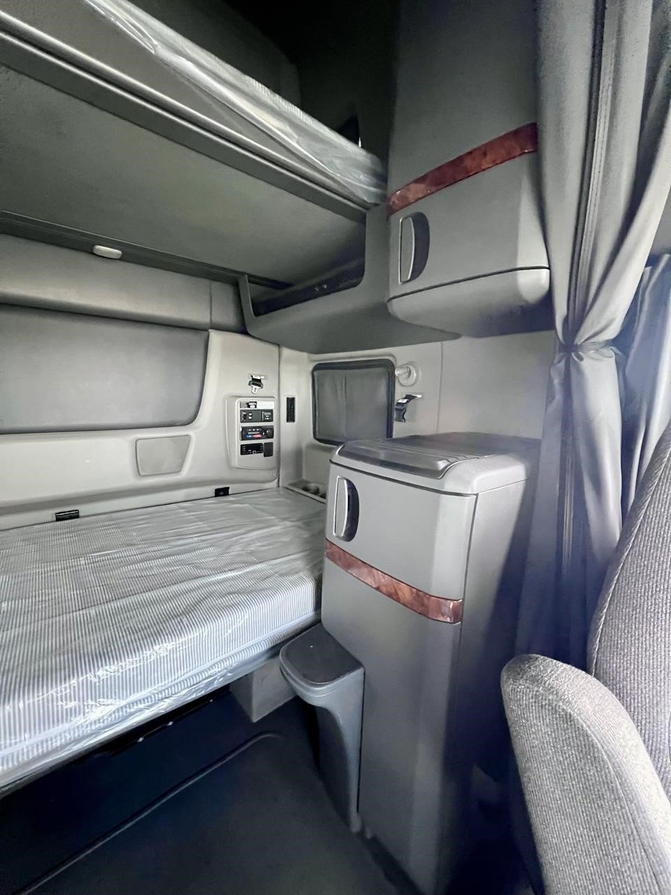 2022 VOLVO VNL64T760 10025324790 2022 VOLVO VNL64T760 10025324790