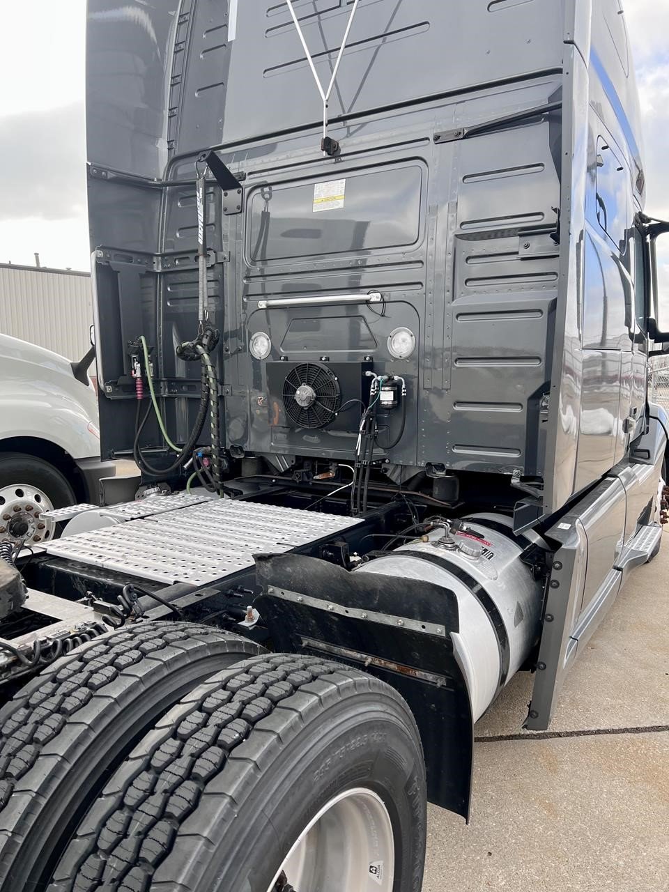 2022 VOLVO VNL64T760 10025324940 2022 VOLVO VNL64T760 10025324940