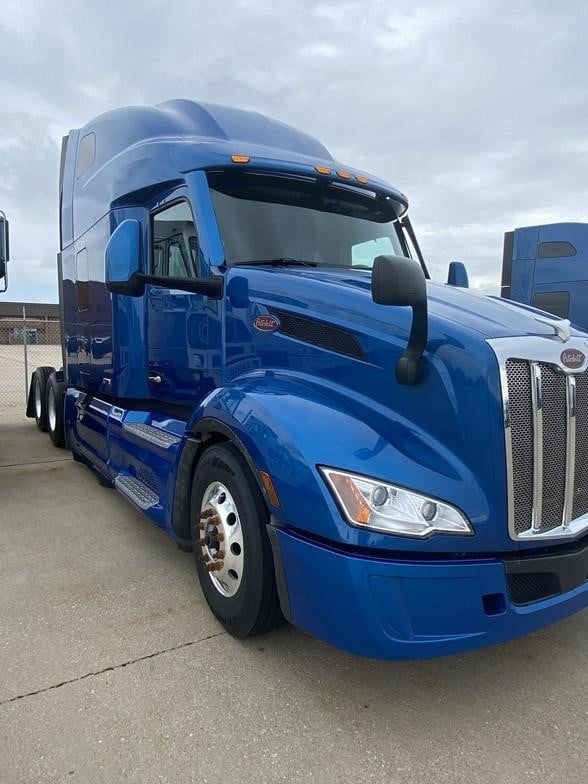 2023 PETERBILT 579 2023 PETERBILT 579 - image 4 of 6