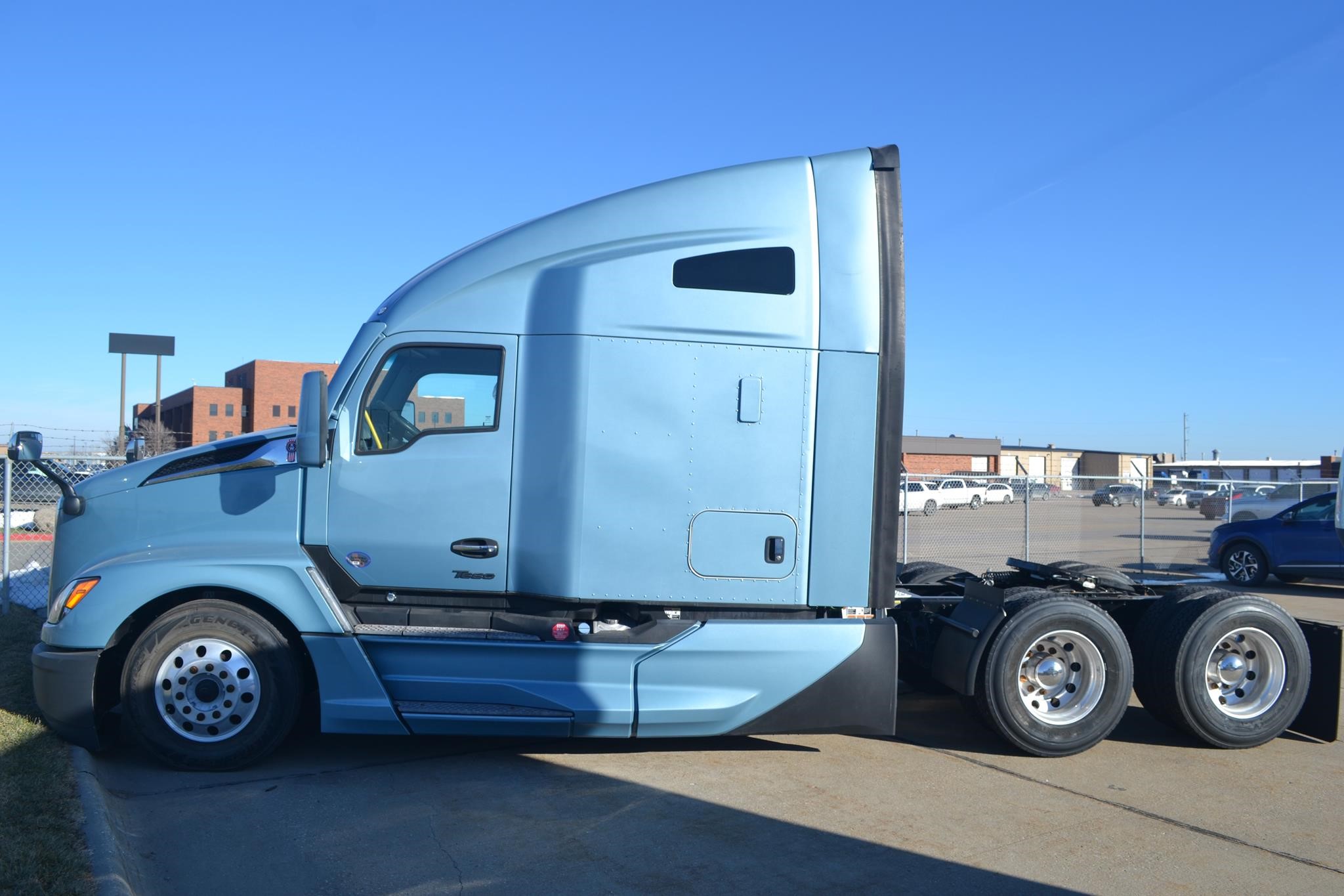2021 KENWORTH T680 - image 3 of 6