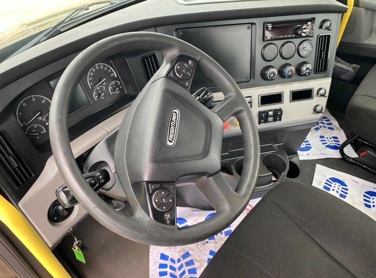 2023 FREIGHTLINER CASCADIA 116 - image 6 of 6