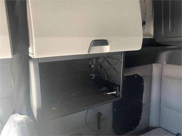 2022 FREIGHTLINER CASCADIA 126 - image 5 of 6