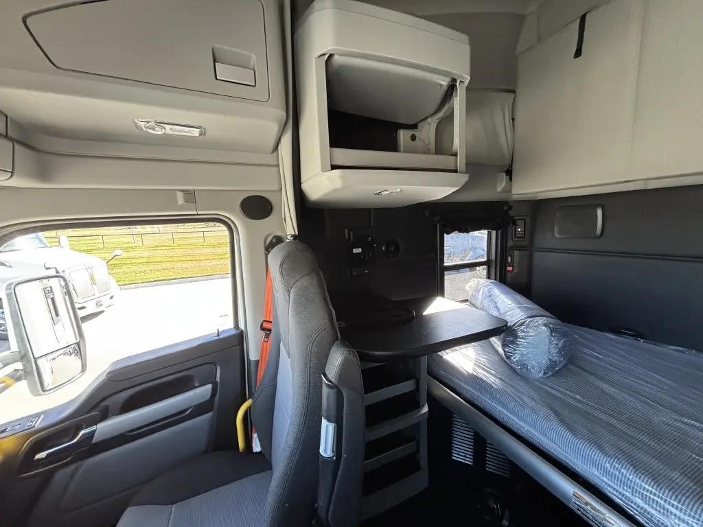 2021 KENWORTH T680 - image 4 of 6