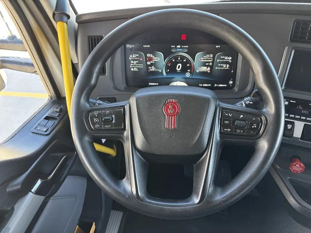 2021 KENWORTH T680 - image 5 of 6