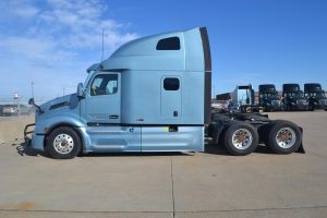 2022 PETERBILT 579 10026043517