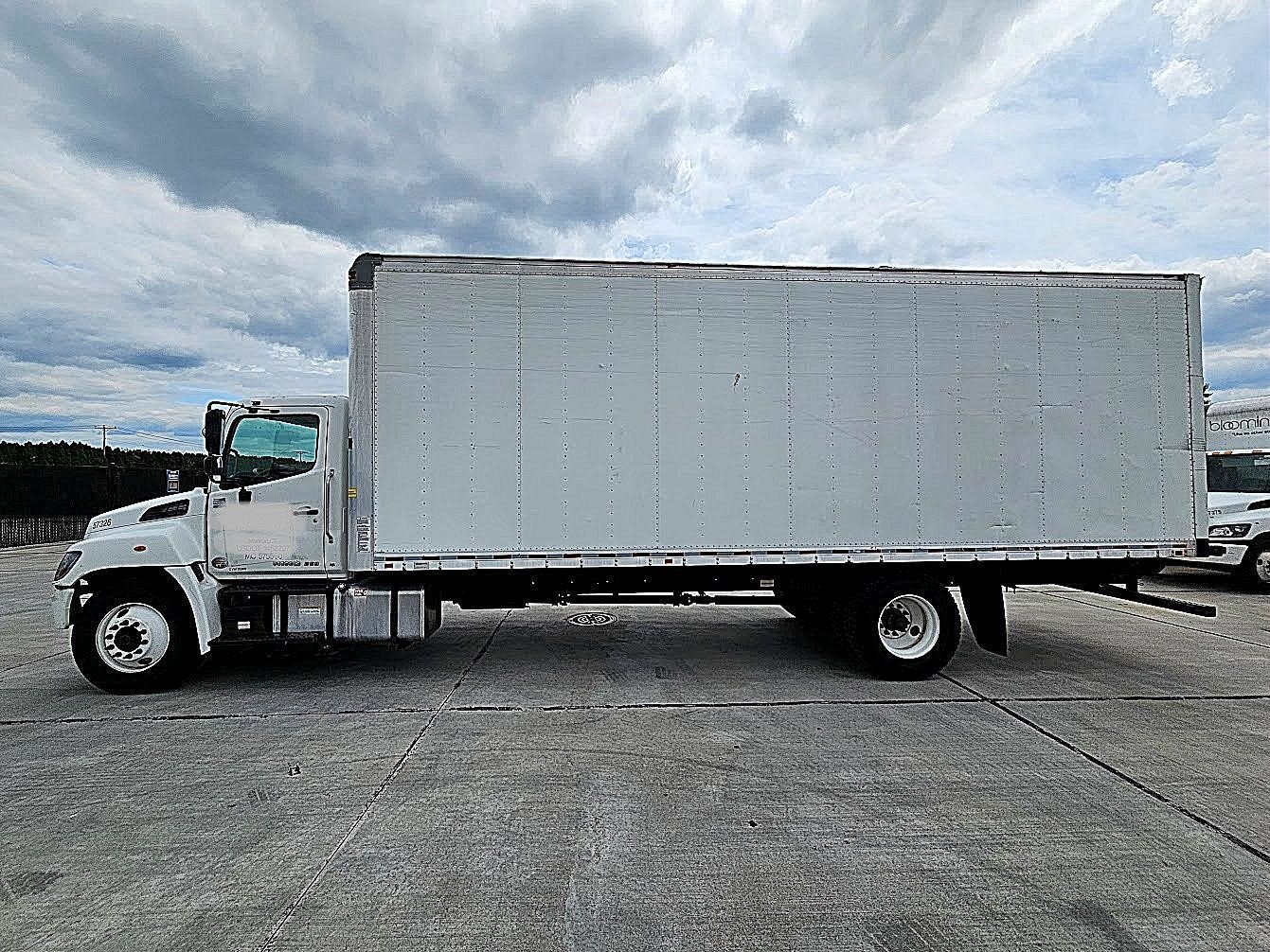 2020 HINO 268A 2020 HINO 268A - image 4 of 6