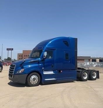 2017 FREIGHTLINER CASCADIA 126 - image 1 of 6