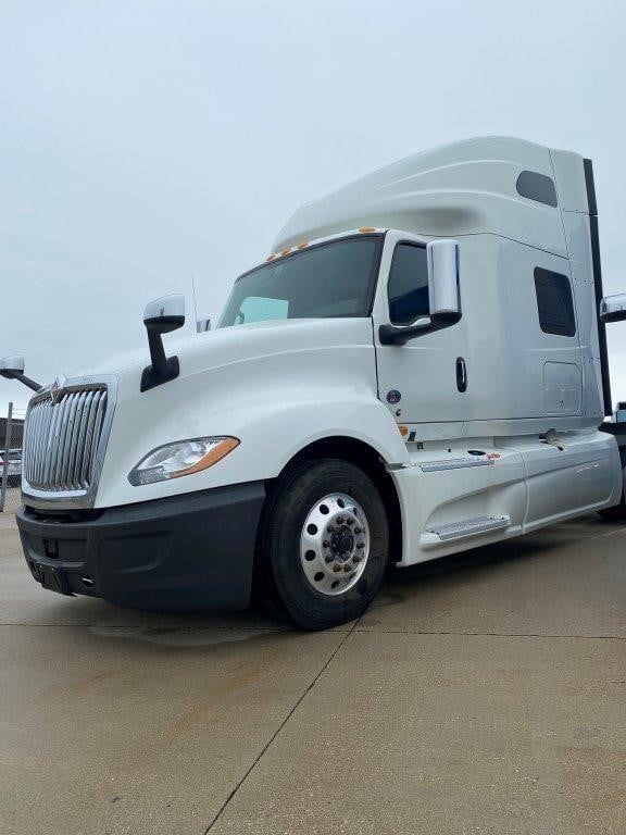 2022 INTERNATIONAL LT 2022 INTERNATIONAL LT - image 4 of 6