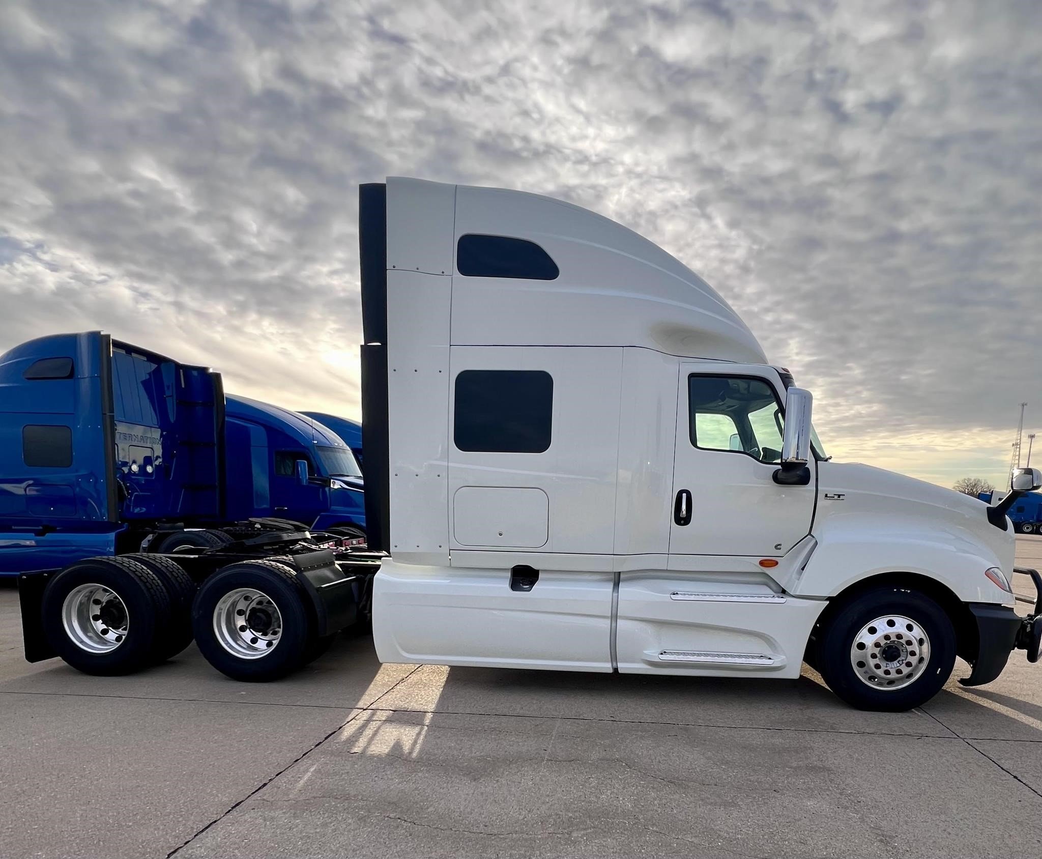 2021 KENWORTH T680 11000400383 2021 KENWORTH T680 11000400383