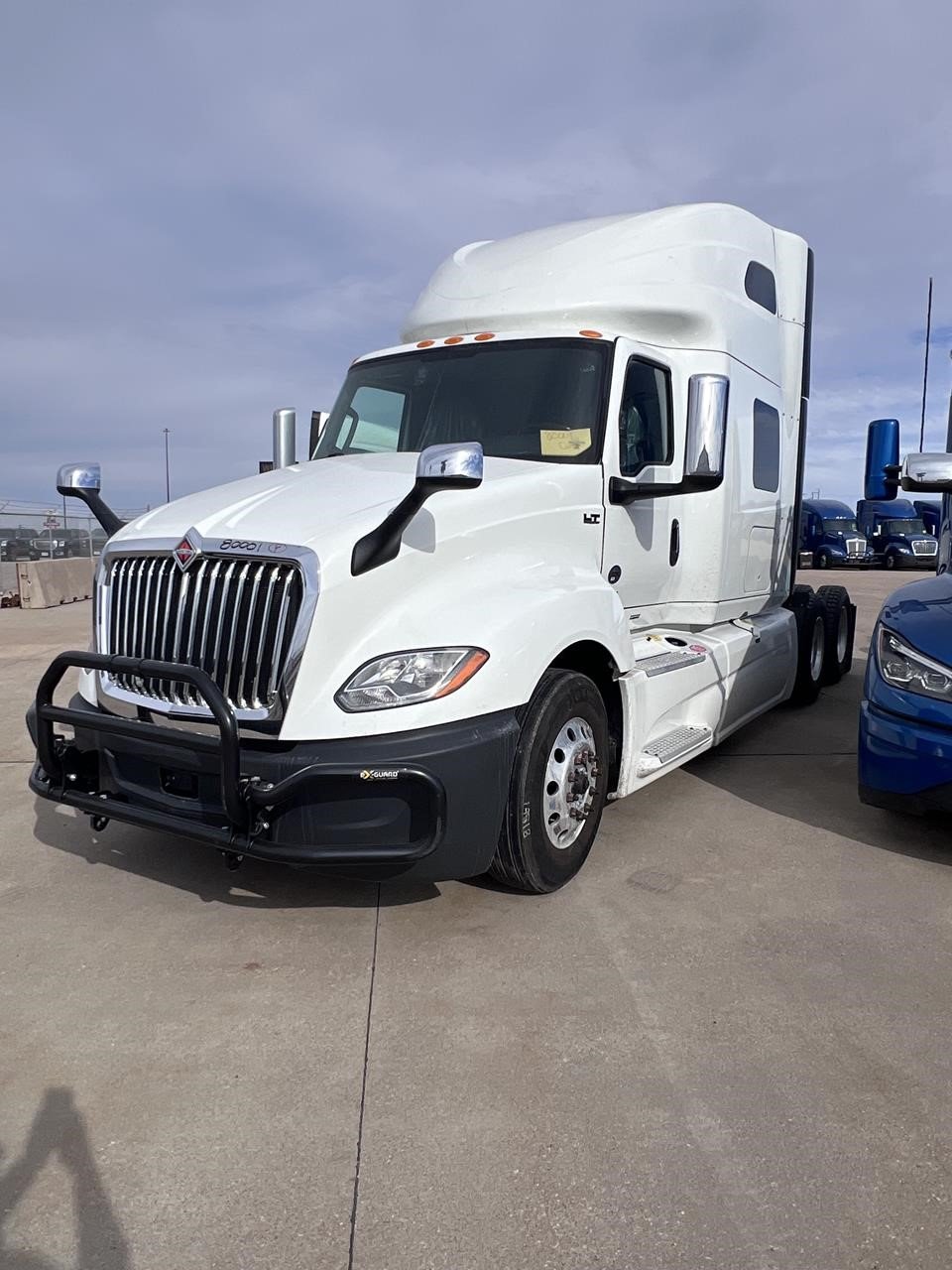 2022 INTERNATIONAL LT - image 2 of 4