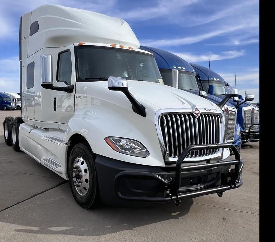 2022 INTERNATIONAL LT 2022 INTERNATIONAL LT - image 3 of 6