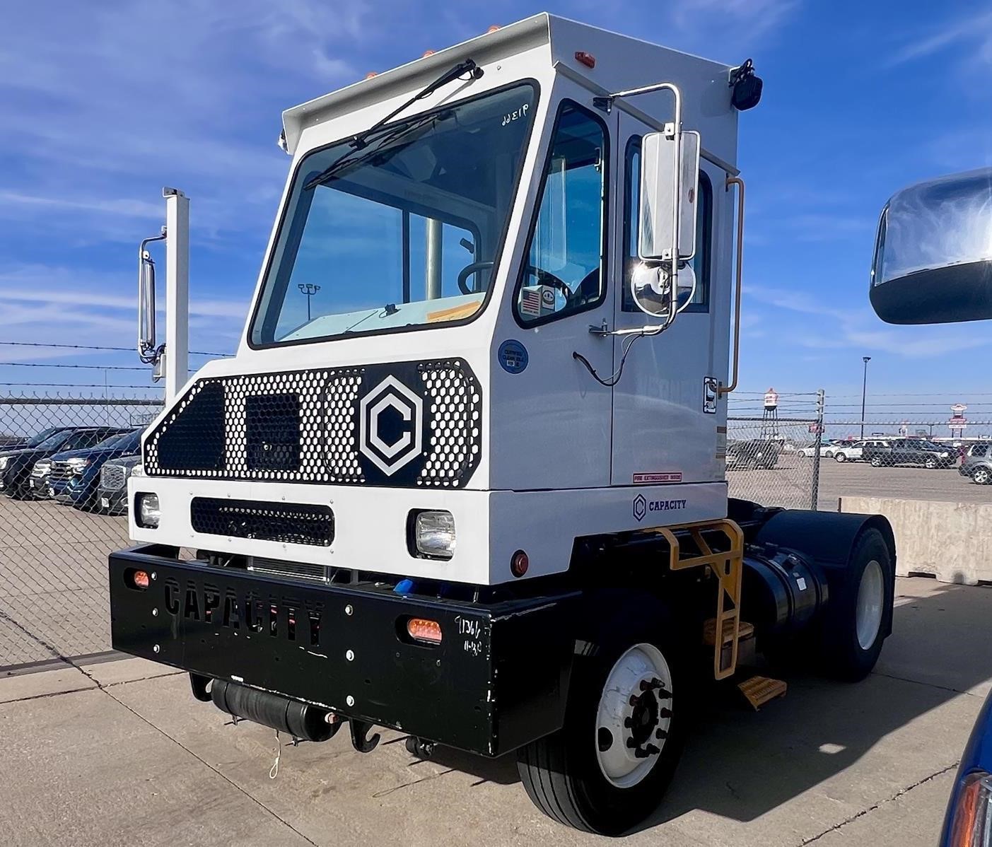 2019 CAPACITY TJ5000 DOT - image 2 of 6